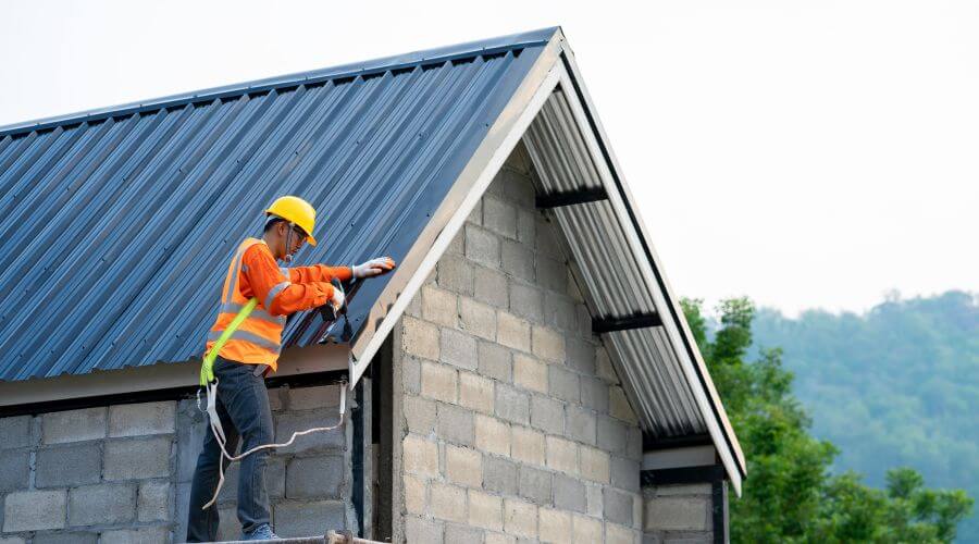 Professional gutter cleaning in Homer, NE